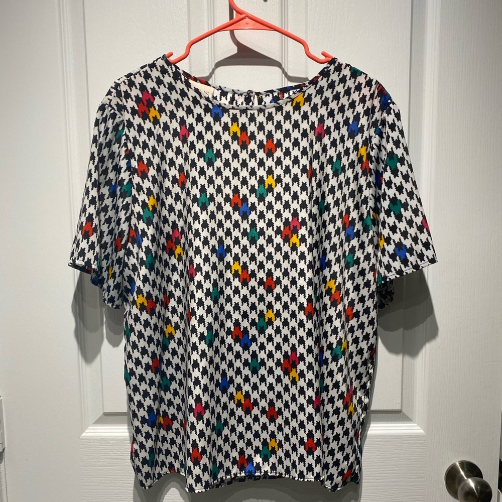 Women’s houndstooth blouse